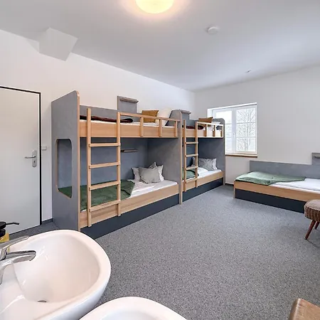 Berghaus Ueber Dem Inselsee L Auf Dem Hoff Schawernack Hostel Güstrow